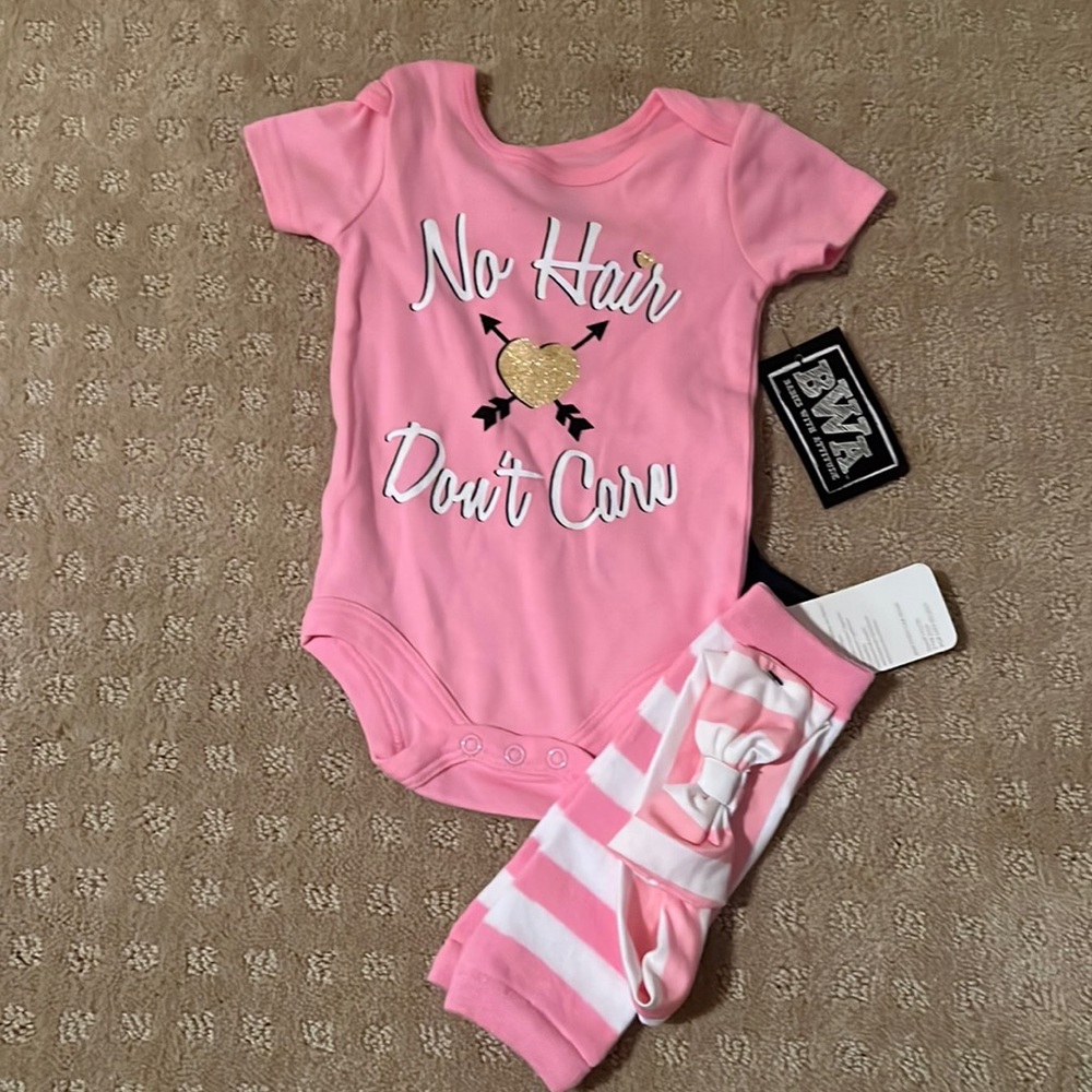 BWA brand. Matching bodysuit w/ headband & leg warmers. Baby Girl size 6mns